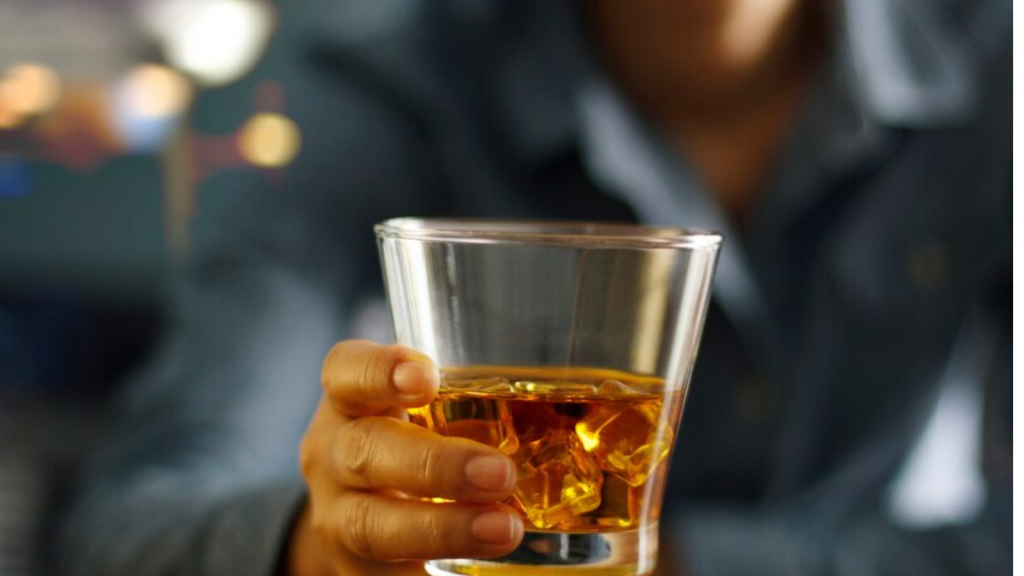 ¿El consumo de alcohol favorece la aparición de varices en las piernas?